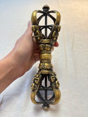 A Tibetan bronze vajra, 17/18th C. — foto 4