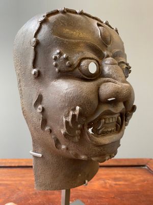A Tibetan cast iron 'Mahakala' mask, 16/17th C. — photo 6