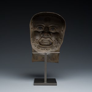 A Tibetan cast iron 'Mahakala' mask, 16/17th C. — photo 4