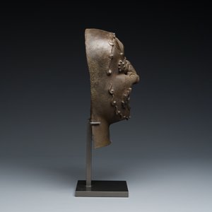 A Tibetan cast iron 'Mahakala' mask, 16/17th C. — photo 5
