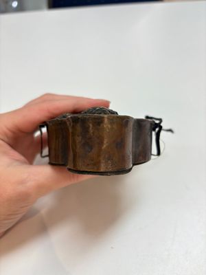 A Tibetan copper Gawu box and tsa tsa mold, 19th C. — 照片 5