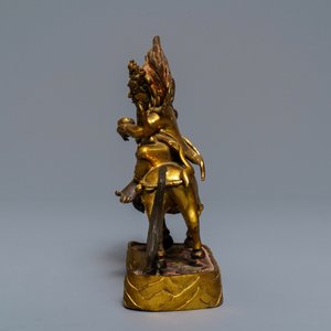 A Tibetan gilt bronze figure of Palden Lhamo, 17th C. — 照片 3
