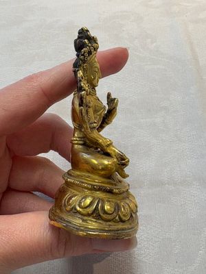 A Tibetan gilt-bronze Tara and a silver Tara, 19/20th C. — photo 10
