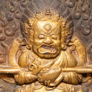 A Tibetan gilt copper 'Mahakala' plaque, 19th C. — photo 5