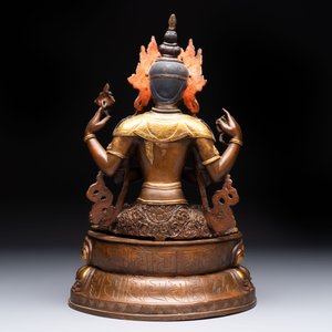 A Tibetan or Nepalese turquoise-inlaid partly-gilt bronze figure of White Tara and a figure of Makahala, 20th C. — 照片 12