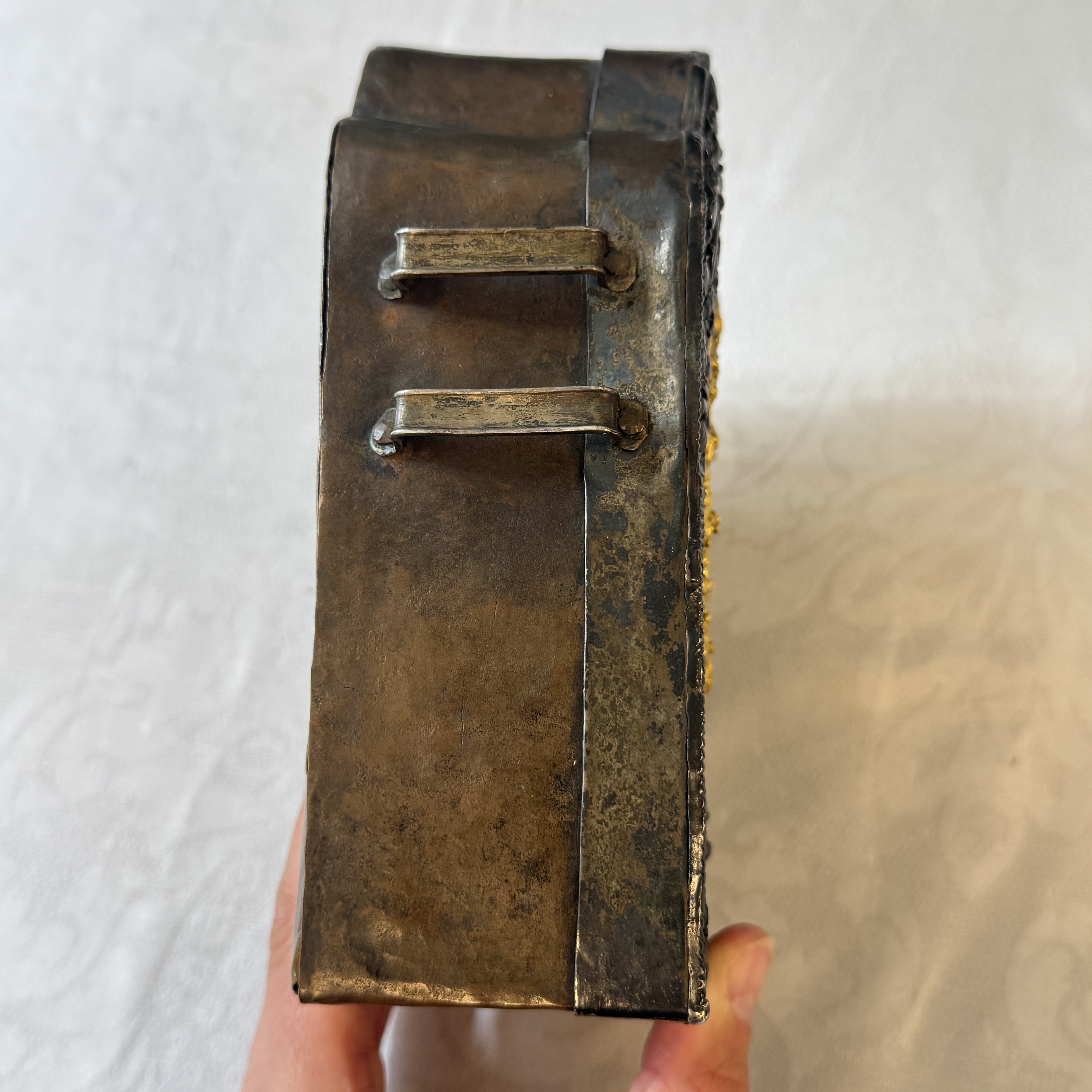 A Tibetan parcel-gilt silver and copper gau shrine box — photo 3