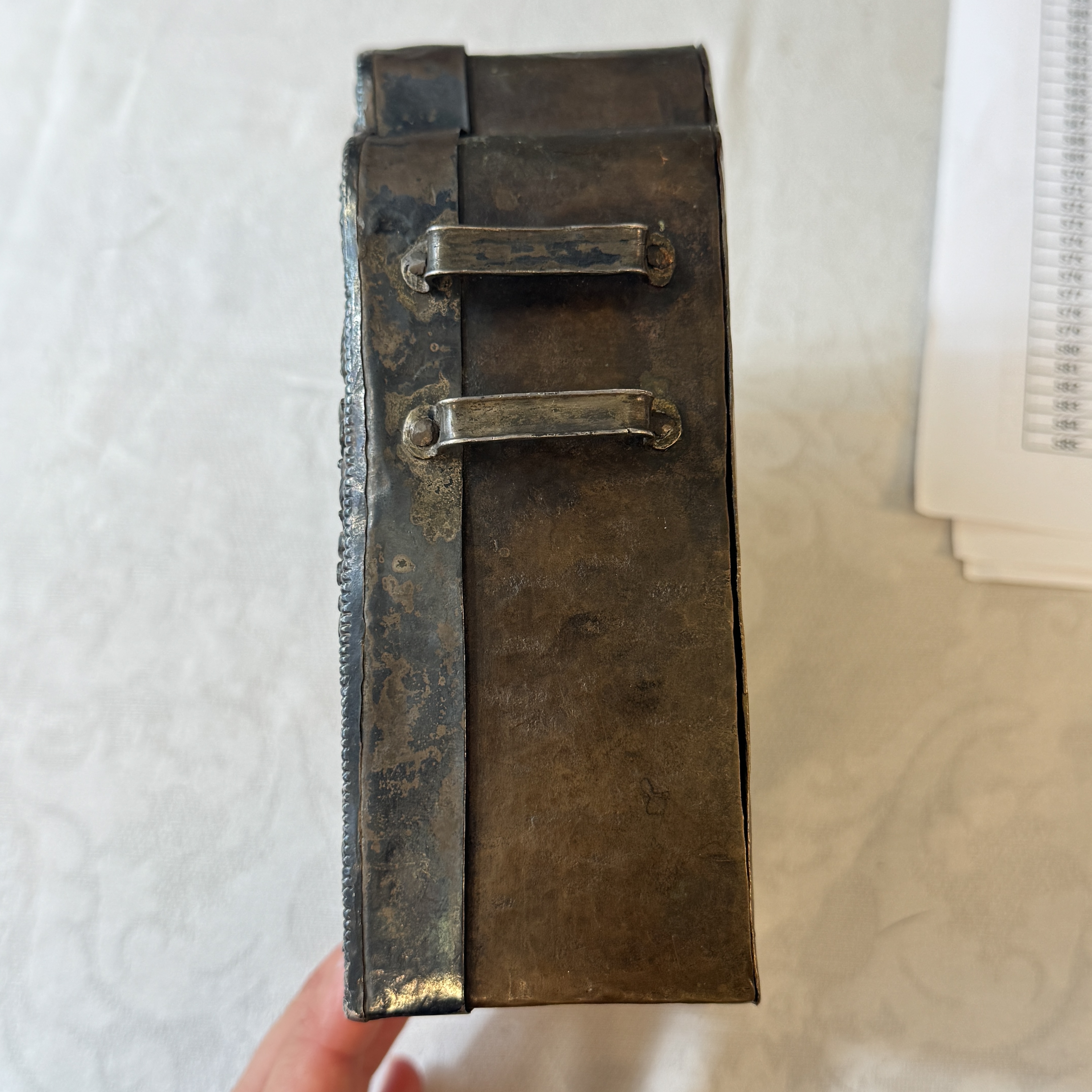 A Tibetan parcel-gilt silver and copper gau shrine box — photo 5