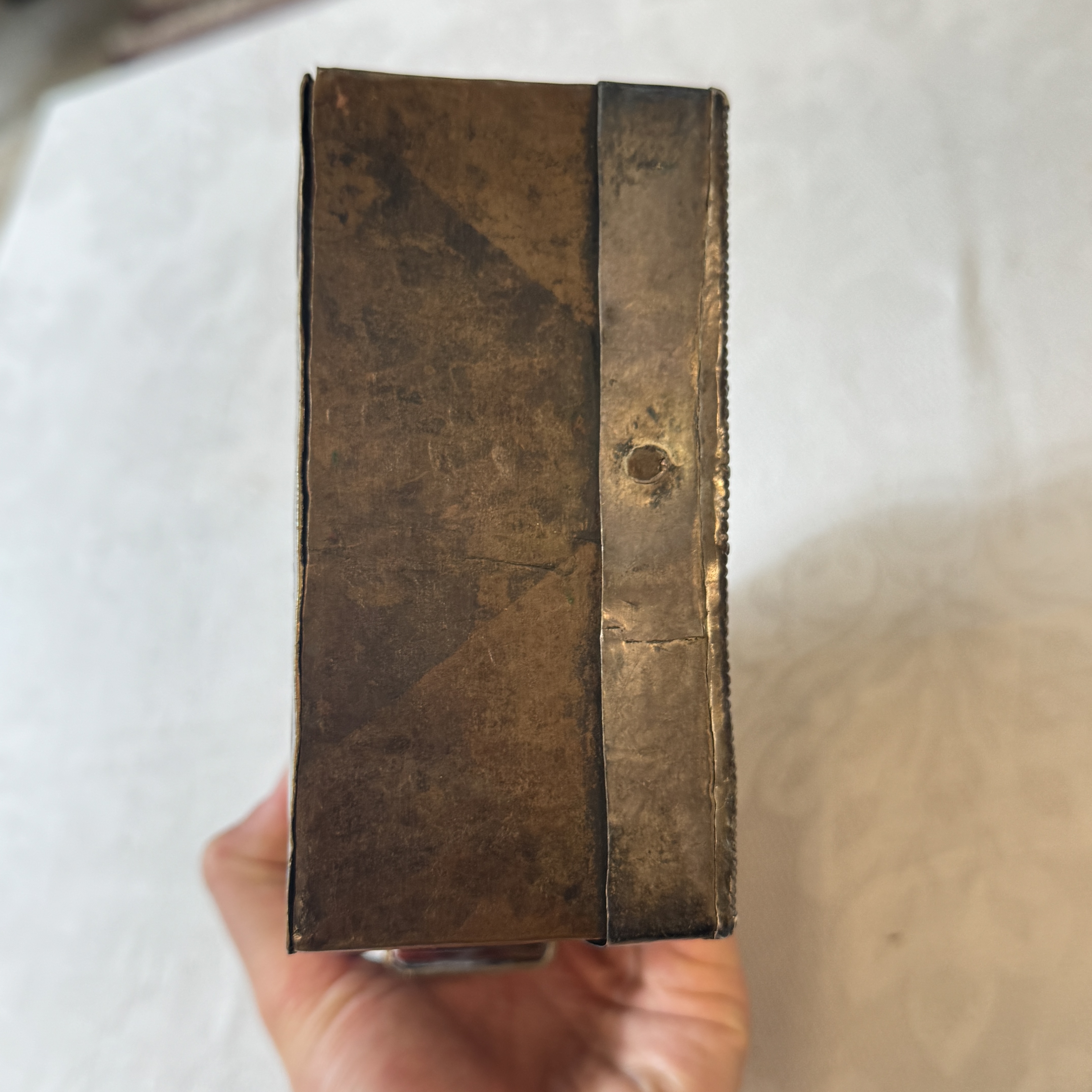 A Tibetan parcel-gilt silver and copper gau shrine box — photo 7
