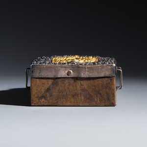 A Tibetan parcel-gilt silver and copper gau shrine box — photo 9
