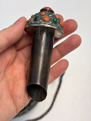 A Tibetan red-coral and malachite-inlaid and silver-mounted 'Ba Ji Xiang' wine bottle, 19th C. — photo 15