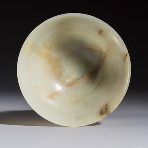 A Tibetan ritual jade bowl with a red coral-mounted silver cover and a stand, 19th C. — 照片 13