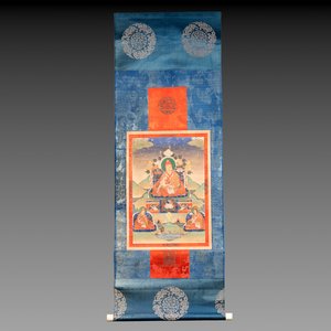 A Tibetan thangka depicting a lama, 19th C. — photo 1