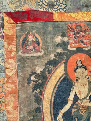 A Tibetan thangka depicting Padmapani, 19th C. — photo 3