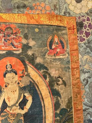 A Tibetan thangka depicting Padmapani, 19th C. — photo 4