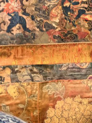 A Tibetan thangka depicting Padmapani, 19th C. — photo 9