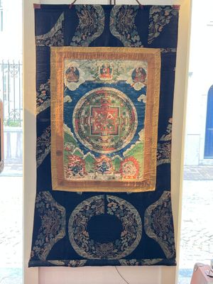 A Tibetan 'Vajrasana Mandala' thangka, 19th C. — foto 1