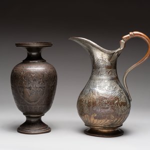 A tinned copper ewer, a vase and a dish, Qajar, 19/20th C. — foto 2