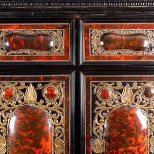 A tortoise veneer, gilt copper, ebony and ebonised wooden mirrored interior cabinet on stand, Antwerp, 17th C. — photo 5