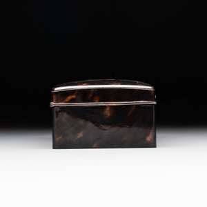 A tortoiseshell cigarette case, a card holder and a casket, 19/20th C. — foto 9