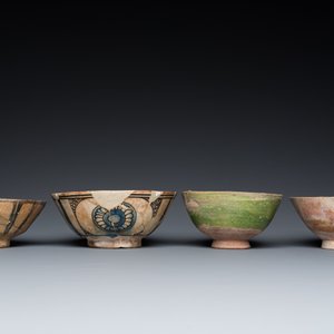 A Turkish Canakkale green- and yellow-glazed ewer and four Islamic pottery bowls, 15th C. and later — 照片 4