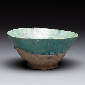 A turquoise-glazed calligraphic dish and a bowl, Kashan, 13/14th C. — photo 4
