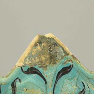 A turquoise ground Lajvardina cold painted star-shaped tile, 14th C. — photo 4