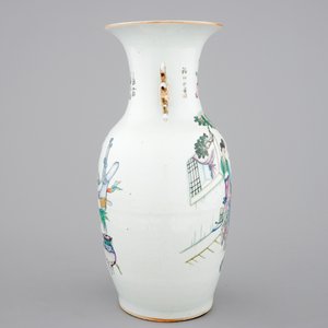 A two-sided Chinese porcelain vase with a garden scene of beauties, ca 1900 — 照片 4