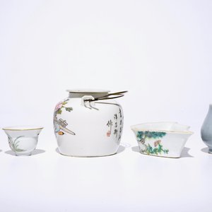 A varied collection Chinese monochrome, qianjiang cai and famille rose wares, 19/20th C. — 照片 5