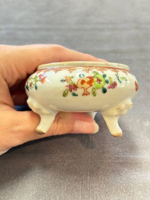 A varied collection of 11 Chinese famille rose wares, Qianlong — 照片 47