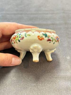 A varied collection of 11 Chinese famille rose wares, Qianlong — 照片 48