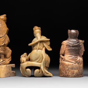 A varied collection of 11 Chinese jade and soapstone carvings, 19/20th C. — foto 12