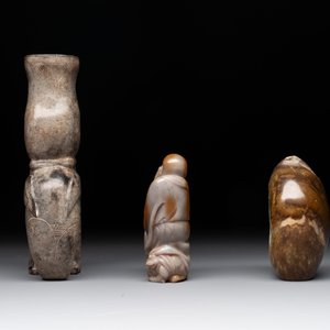 A varied collection of 11 Chinese jade and soapstone carvings, 19/20th C. — foto 5
