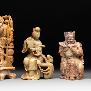 A varied collection of 11 Chinese jade and soapstone carvings, 19/20th C. — foto 10