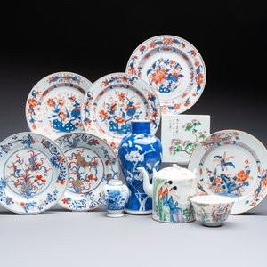 A varied collection of 11 Chinese porcelain wares, Kangxi and later — photo 1