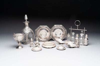 A varied collection of 12 Chinese export silver wares, 19/20th C.