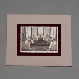 A varied collection of 12 group photos of people of China, Taiwan and Singapore, 20th C. — photo 2