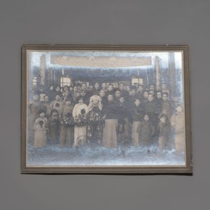 A varied collection of 12 group photos of people of China, Taiwan and Singapore, 20th C. — photo 3
