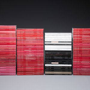 A varied collection of 128 auction catalogues on Asian arts from Christie's, 1998-2023 — photo 1