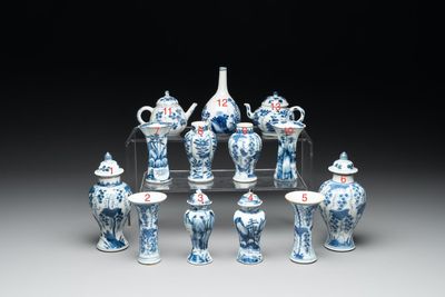 A varied collection of 13 Chinese blue and white wares, Kangxi/Qianlong — photo 1