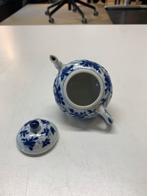 A varied collection of 13 Chinese blue and white wares, Kangxi/Qianlong — photo 28