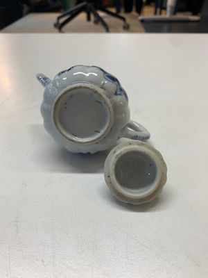 A varied collection of 13 Chinese blue and white wares, Kangxi/Qianlong — photo 31