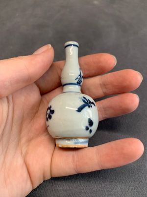 A varied collection of 13 Chinese famille rose, blue and white wares, Transitional period/19th C. — photo 15