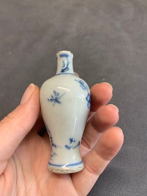 A varied collection of 13 Chinese famille rose, blue and white wares, Transitional period/19th C. — photo 33