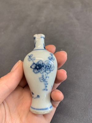 A varied collection of 13 Chinese famille rose, blue and white wares, Transitional period/19th C. — photo 34