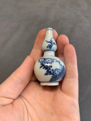 A varied collection of 13 Chinese famille rose, blue and white wares, Transitional period/19th C. — photo 37