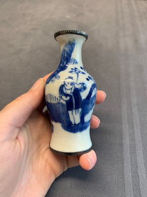 A varied collection of 13 Chinese famille rose, blue and white wares, Transitional period/19th C. — photo 50