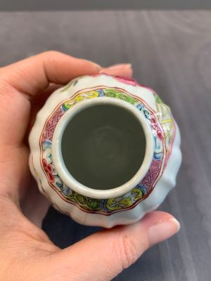 A varied collection of 13 Chinese famille rose, blue and white wares, Transitional period/19th C. — photo 62