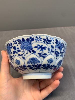 A varied collection of 13 Chinese famille rose, blue and white wares, Transitional period/19th C. — photo 69