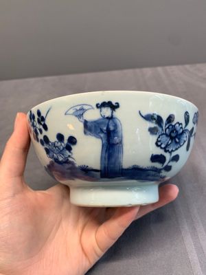 A varied collection of 13 Chinese famille rose, blue and white wares, Transitional period/19th C. — photo 74