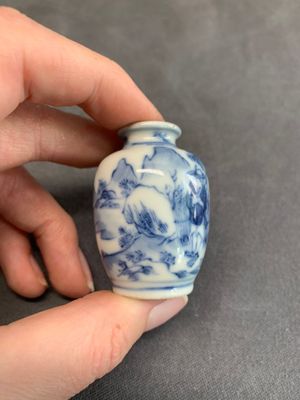 A varied collection of 13 Chinese famille rose, blue and white wares, Transitional period/19th C. — photo 8